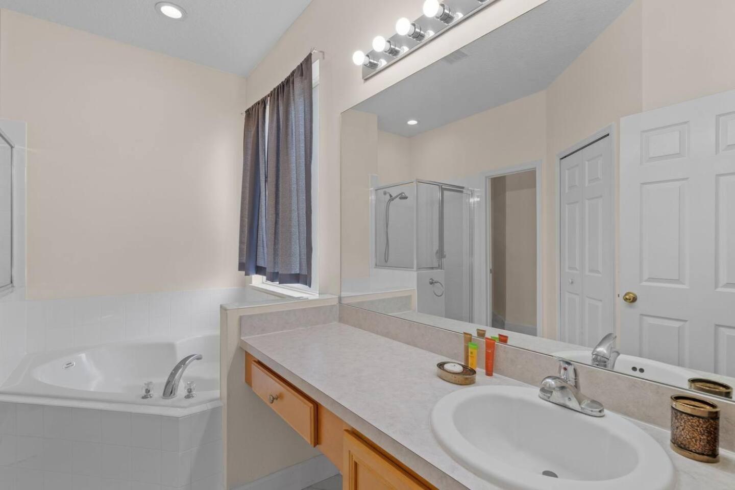 6 Bedroom 5 Bathroom Emerald Island 2601 Ib كيسيمي المظهر الخارجي الصورة