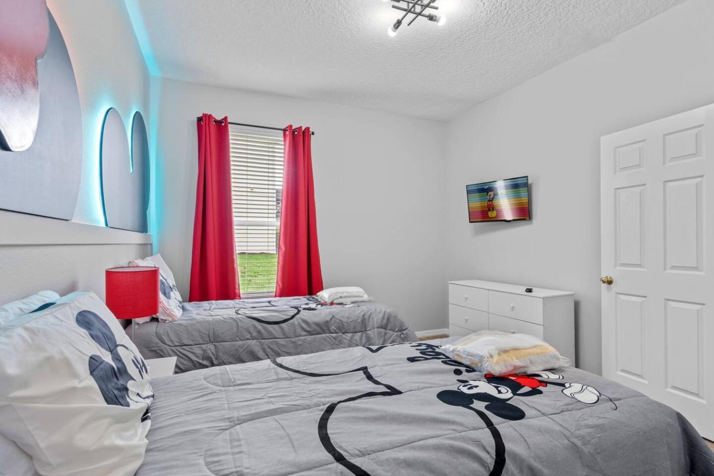 6 Bedroom 5 Bathroom Emerald Island 2601 Ib كيسيمي المظهر الخارجي الصورة